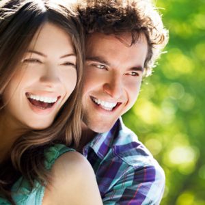 Jupiter veneers beautify marred teeth. Learn how dentists at Juno Beach Smiles remake smiles with this great cosmetic dental service.